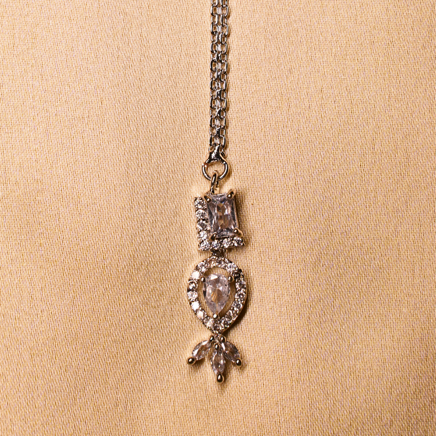 The Diamond-Illusion Crystal Set
