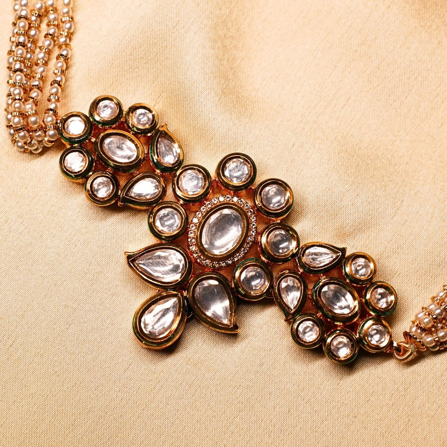 Kundan Pearl Set