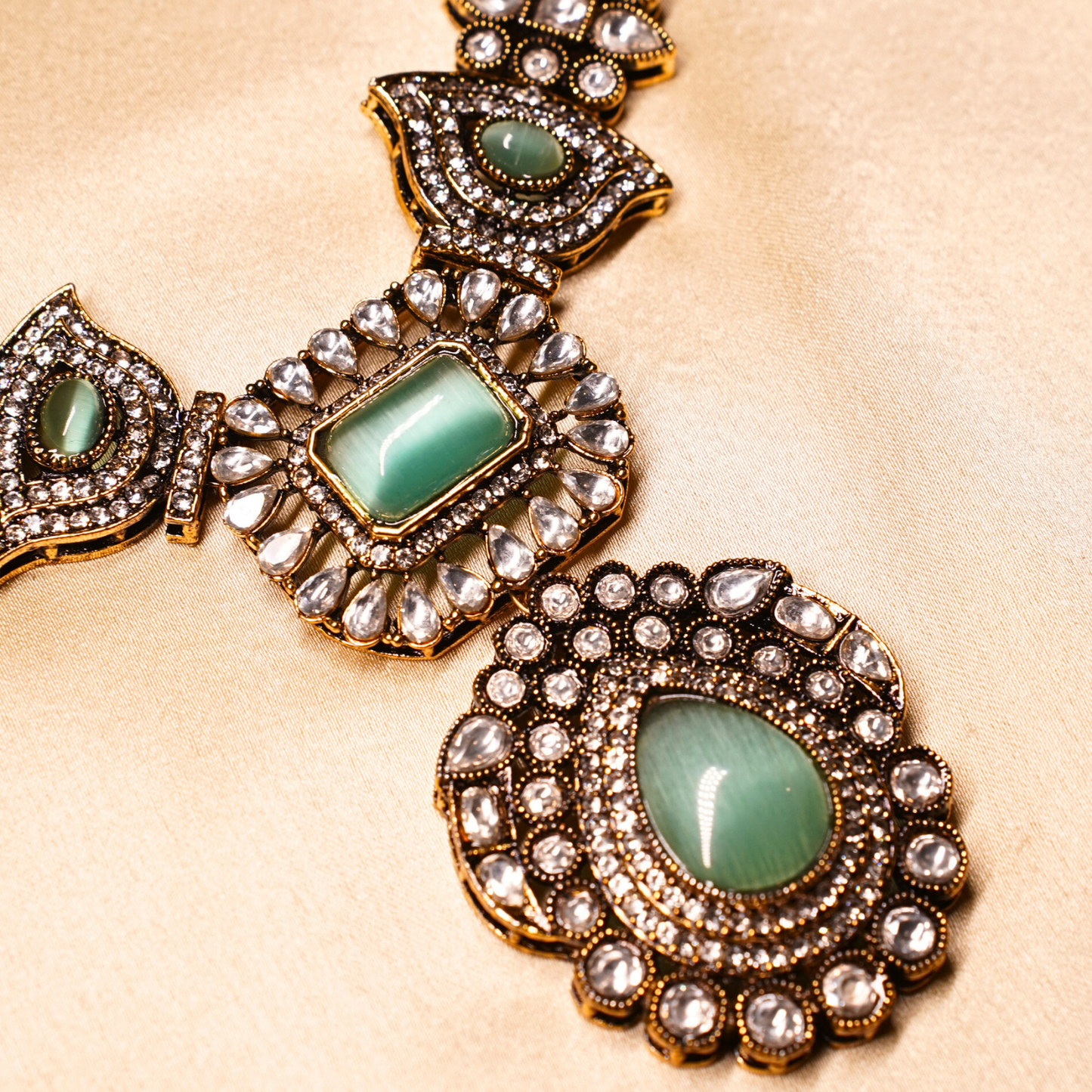 Eternal Emerald Kundan Set