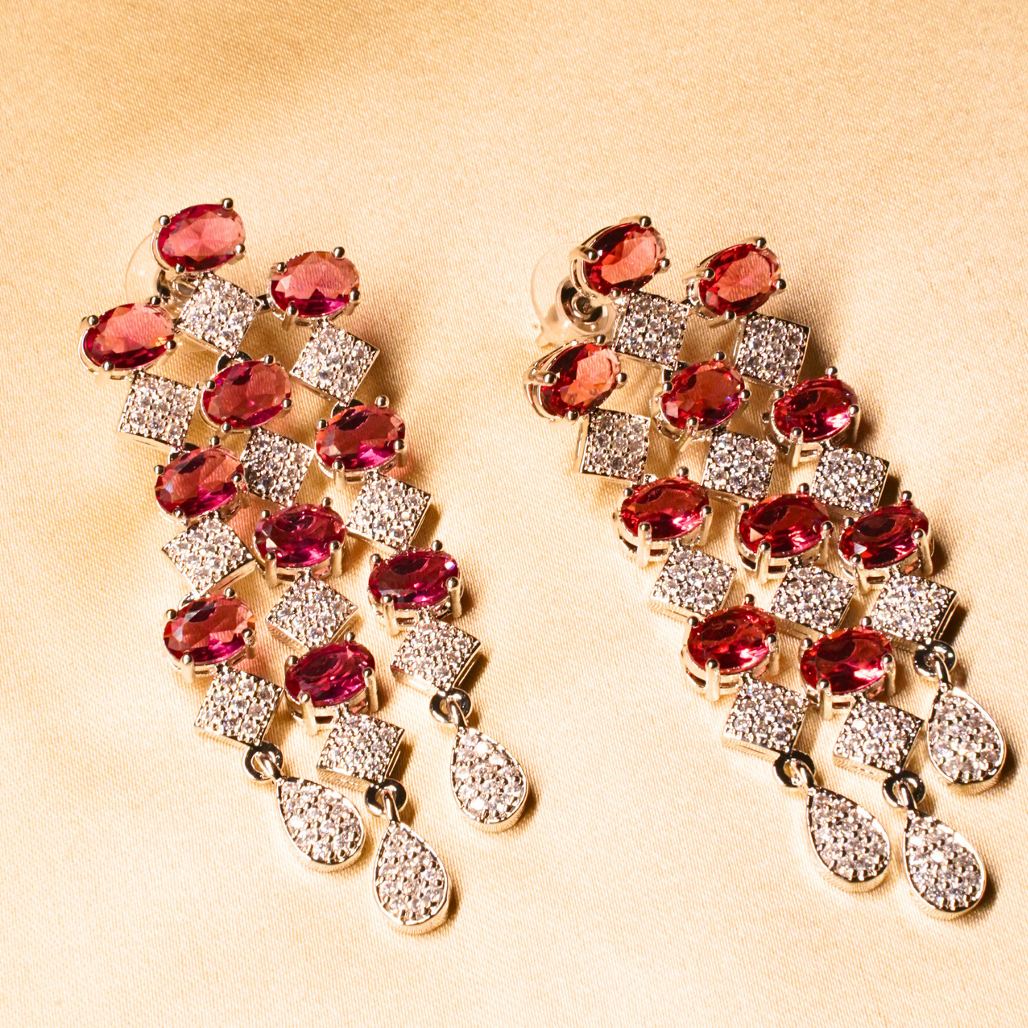 Royal Triple-Strand Statement Set