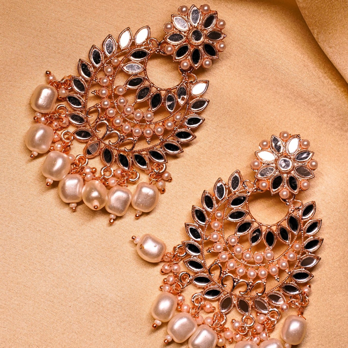 Rose Noor Chandbalis